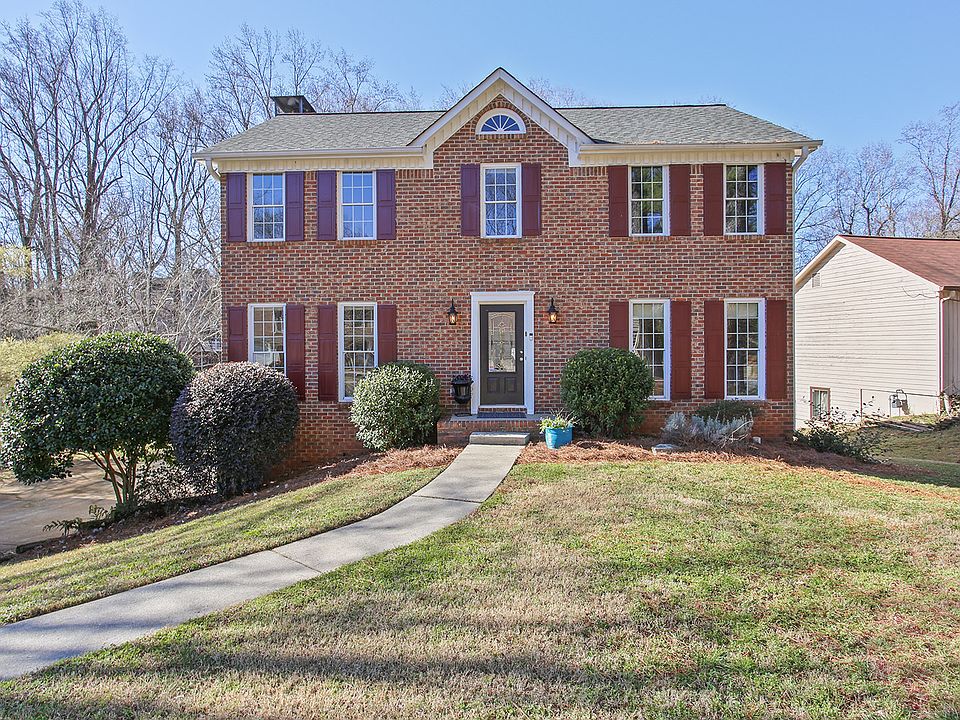 1st image of 215 Softwood Cir