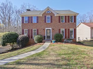 215 Softwood Cir, Roswell, GA 30076