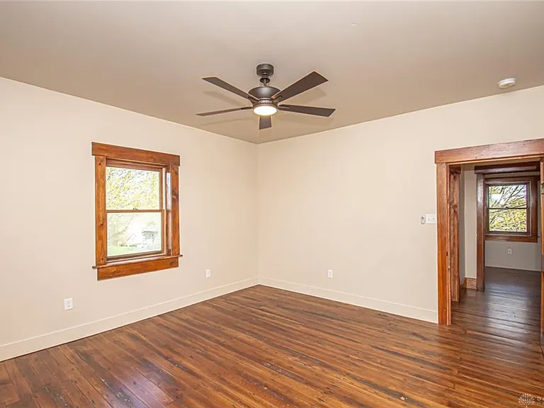 117 Montgomery Ave — Photo 39