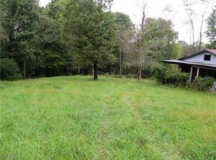 2 Gooseneck Run Rd, Walker, WV 26180