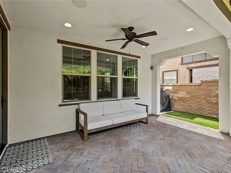 33 Gamella St — Photo 28