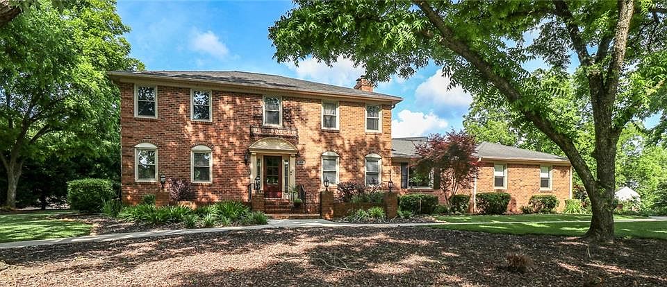 1st image of 109 Castlewood Dr
