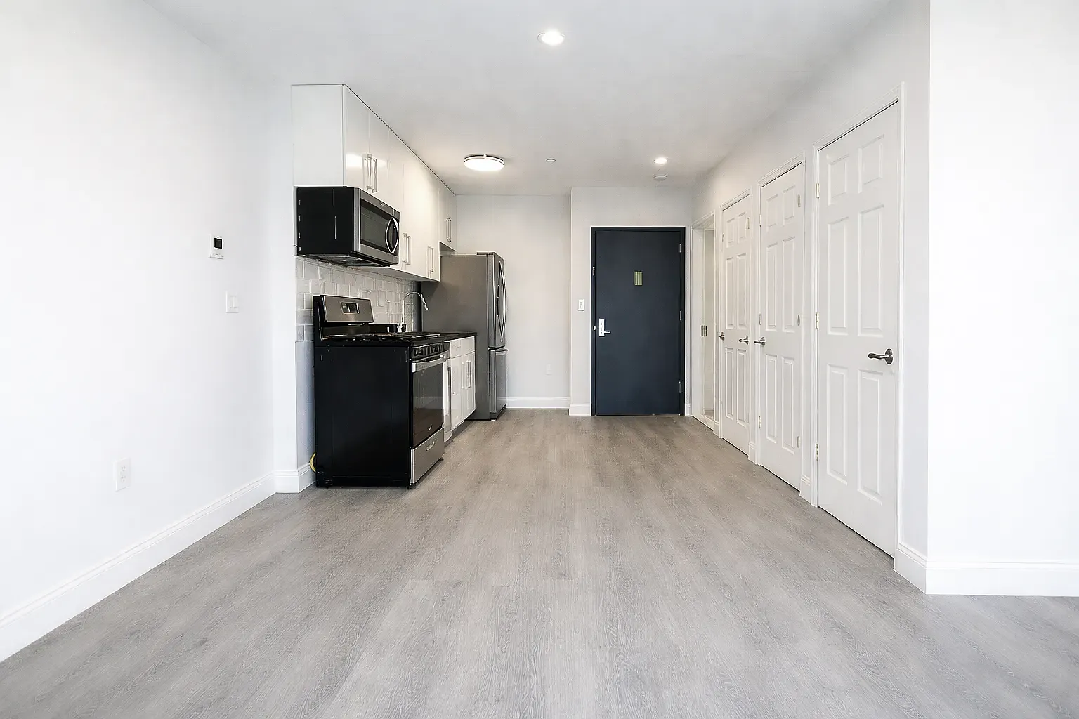142 Huron Street — Photo 3