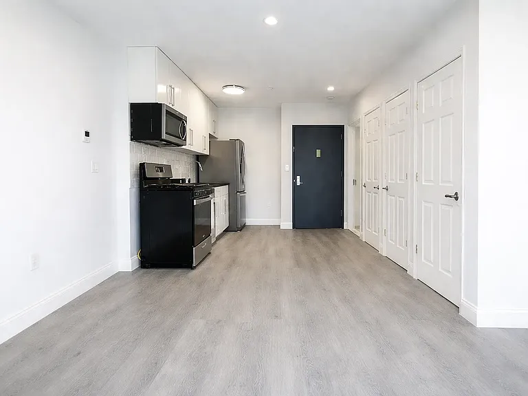 142 Huron St #4C — Photo 3
