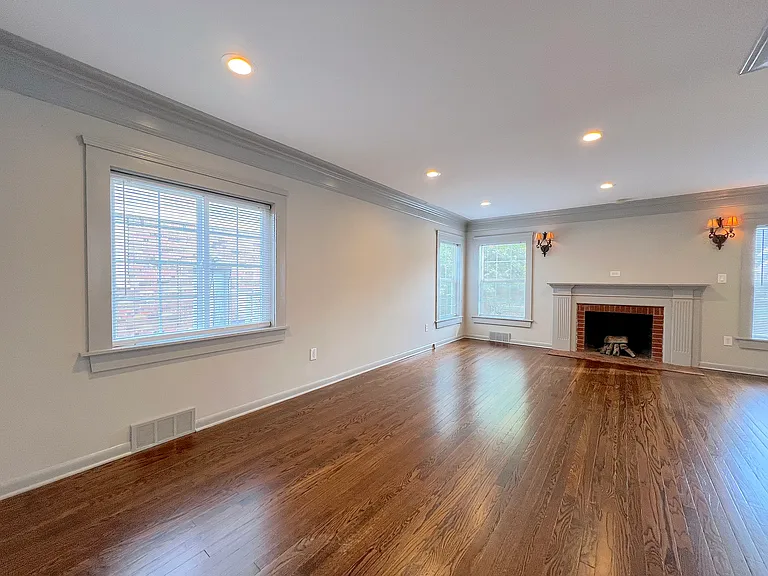 4411 Devonshire Rd — Photo 10