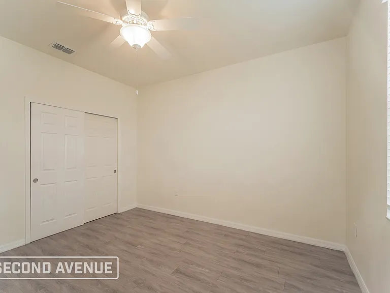 2107 NE 1st Pl — Photo 17