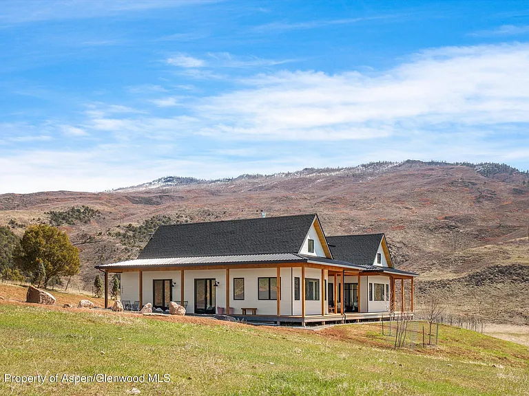 1840 Upper Cattle Creek Rd — Photo 14