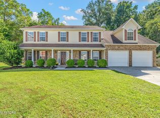 737 Mountain Pass Ln, Knoxville, TN 37923