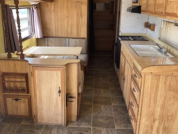 kitchen and dining room stove is propane operated