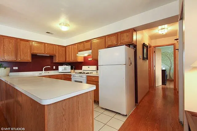 2 bed, $1,800 — Photo 2