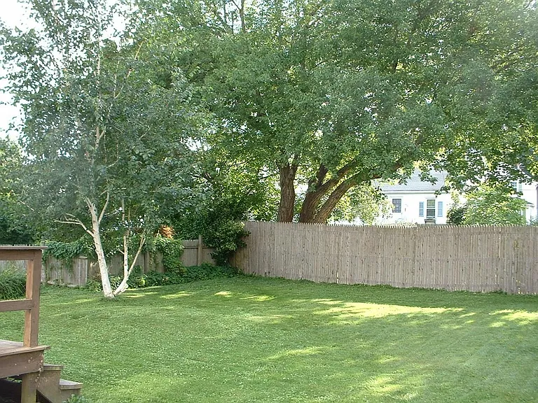63 1/2 Houston Ave — Photo 15