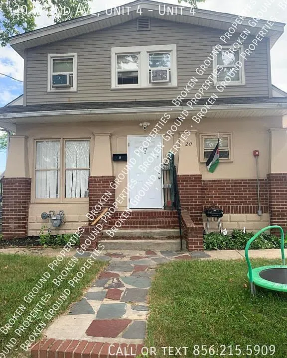 20 W 2nd Ave #4