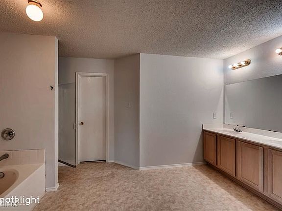5th image of 724 Lovern St