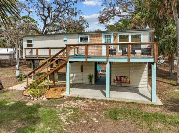 303 NW Second Ave, Steinhatchee, FL 32359