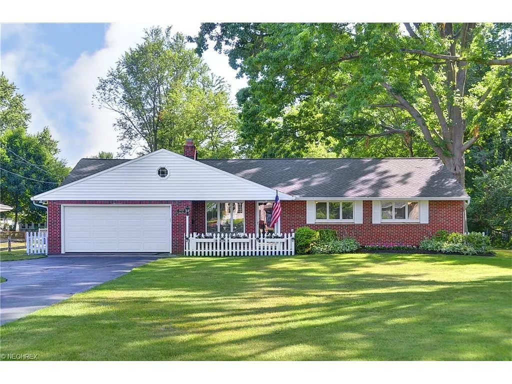 30525 Lake Rd photo 1