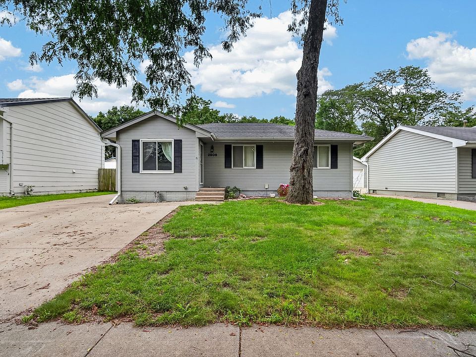 1st image of 2906 SE 20th St