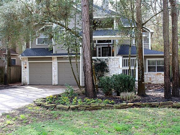 Beautiful wooded lot in the heart of The Woodlands