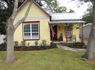 158 E Main St, New Braunfels, TX 78130