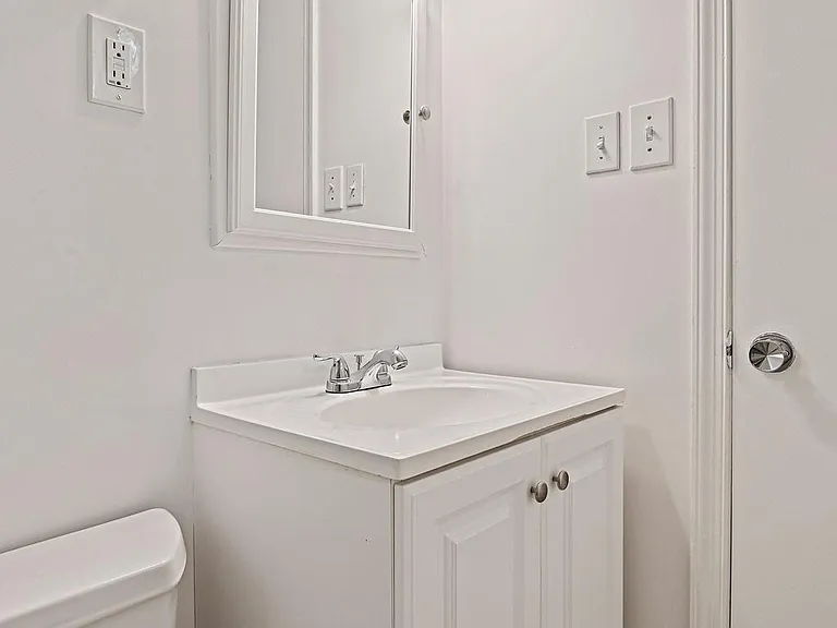 8701 Parliament Dr — Photo 31
