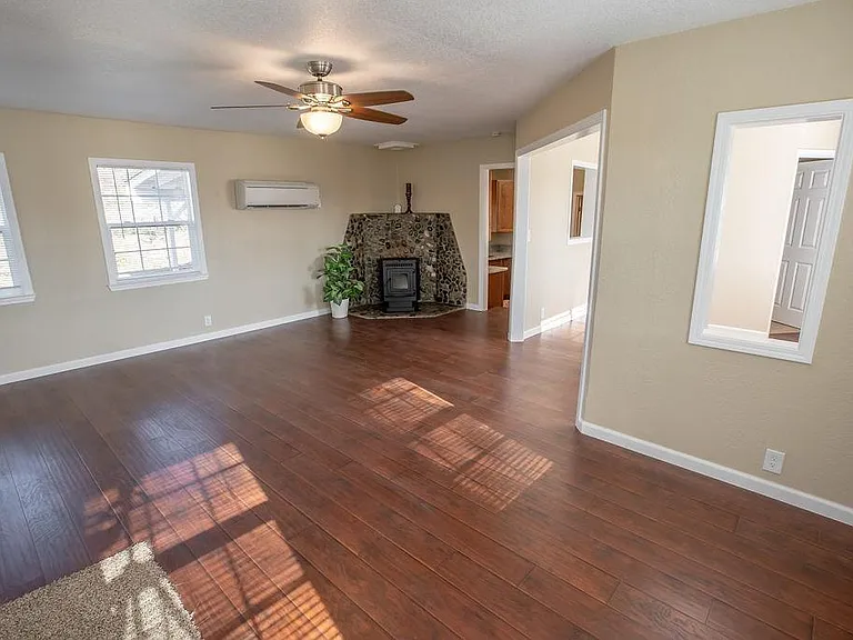 4555 Paradise Ln — Photo 5