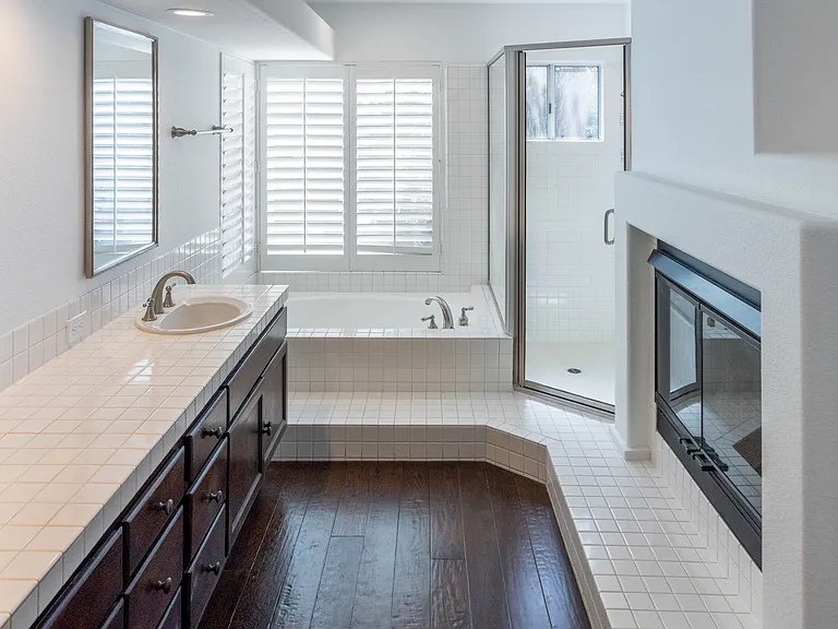 4625 Belvista Ct — Photo 14