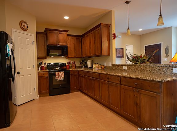 3rd image of 282 Bogi St