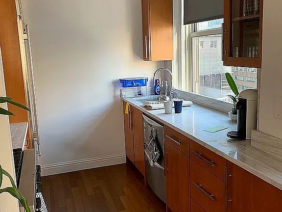 3rd image of 88 Greenwich St APT 1203