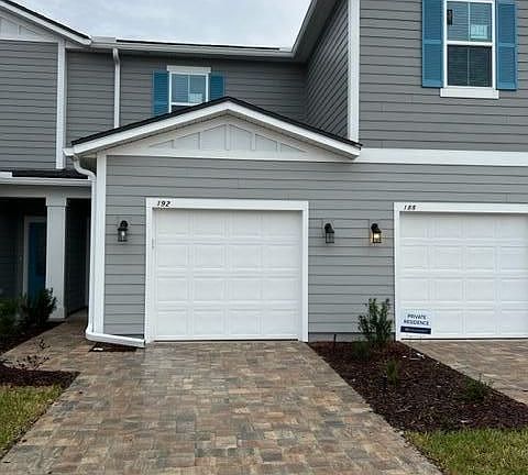 2nd image of 192 Brandon Lakes Dr