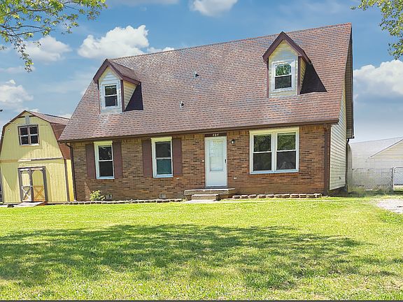 3rd image of 404 Carter Rd