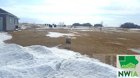 2nd image of 2150 Pinehurst Ct
