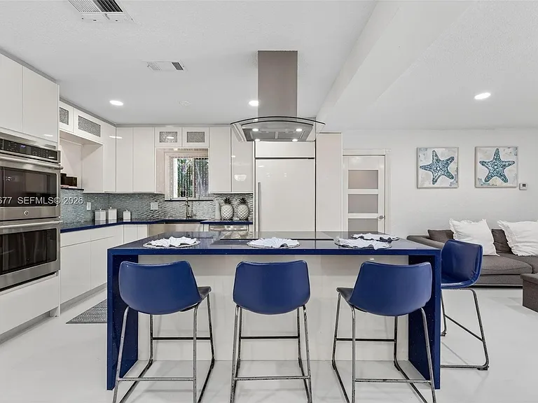 317 S Riverside Dr — Photo 25
