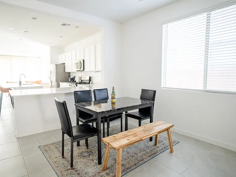 9511 W Roma Ave — Photo 11