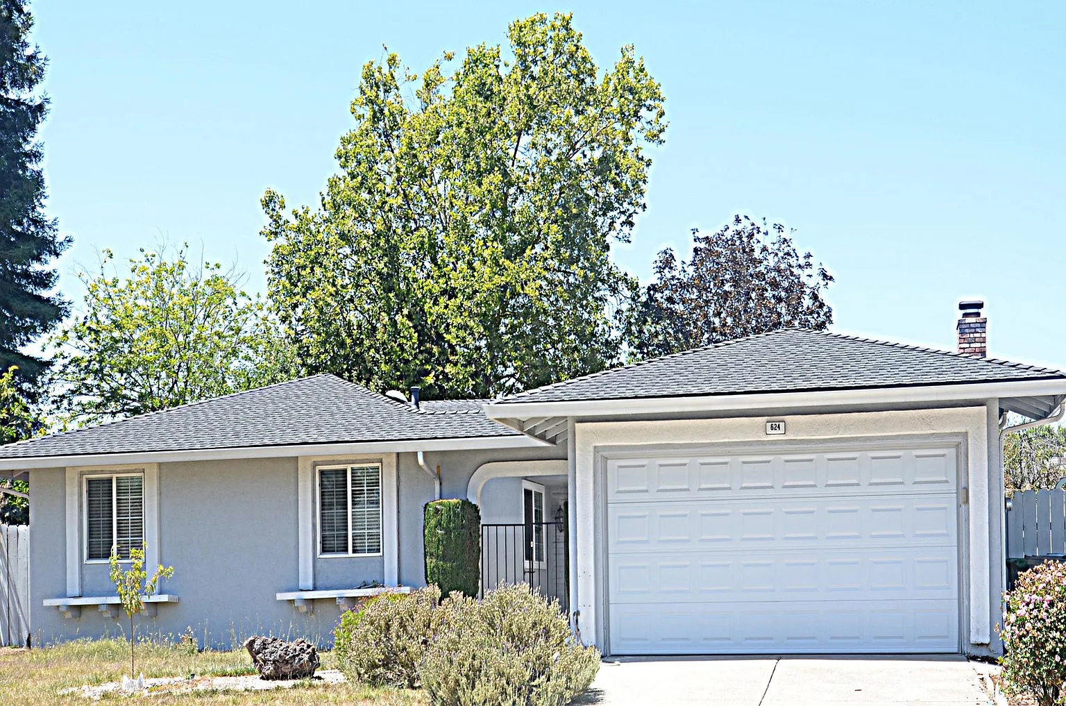 624 Filbert Ct photo 1