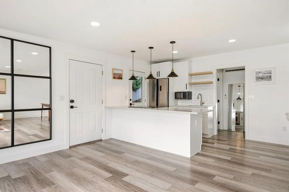 2102 NW Kelly Dr — Photo 4