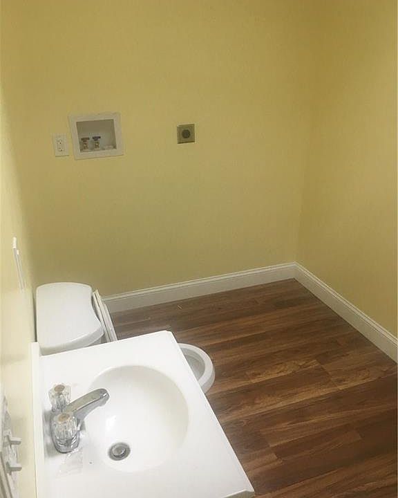 1st image of 570 Congress Ave