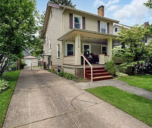 3rd image of 2114 Morrison Ave