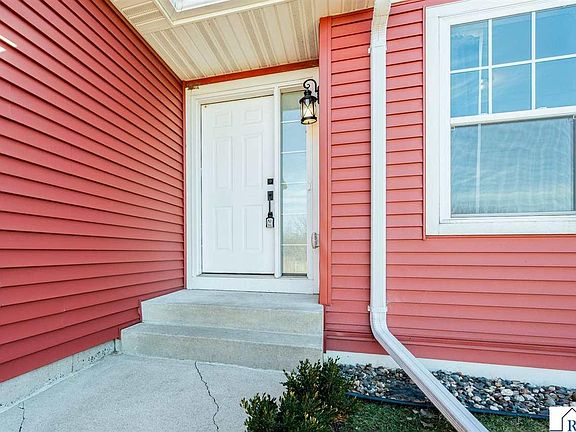 5th image of 1051 Sakatah Ct