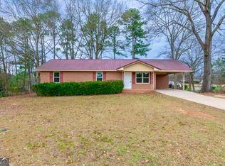 149 Sims St, Winder, GA 30680