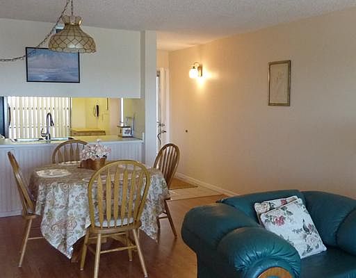 3rd image of 6279 Sun Blvd APT 205