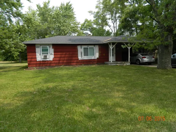 2095 Hatch St, Benton Harbor, MI 49022