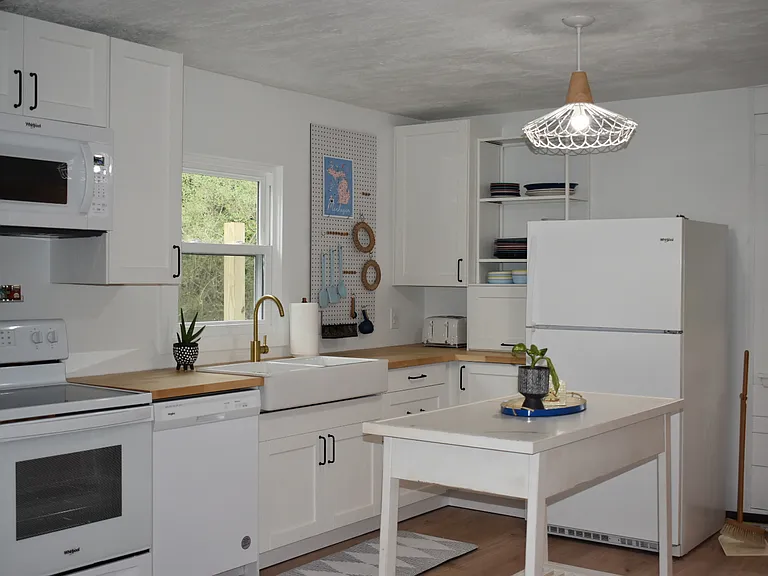 8022 Fruitvale Rd — Photo 3