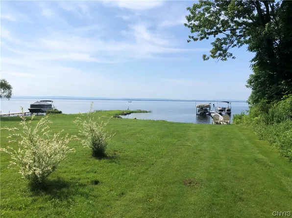 19 Youman Rd #19, Bernhards Bay, NY 13028