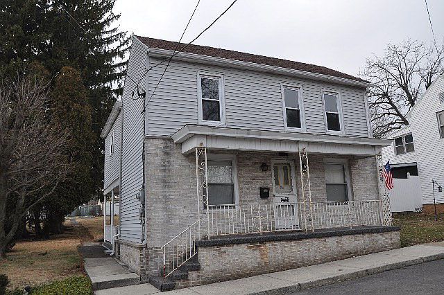 1st image of 224 N Center St