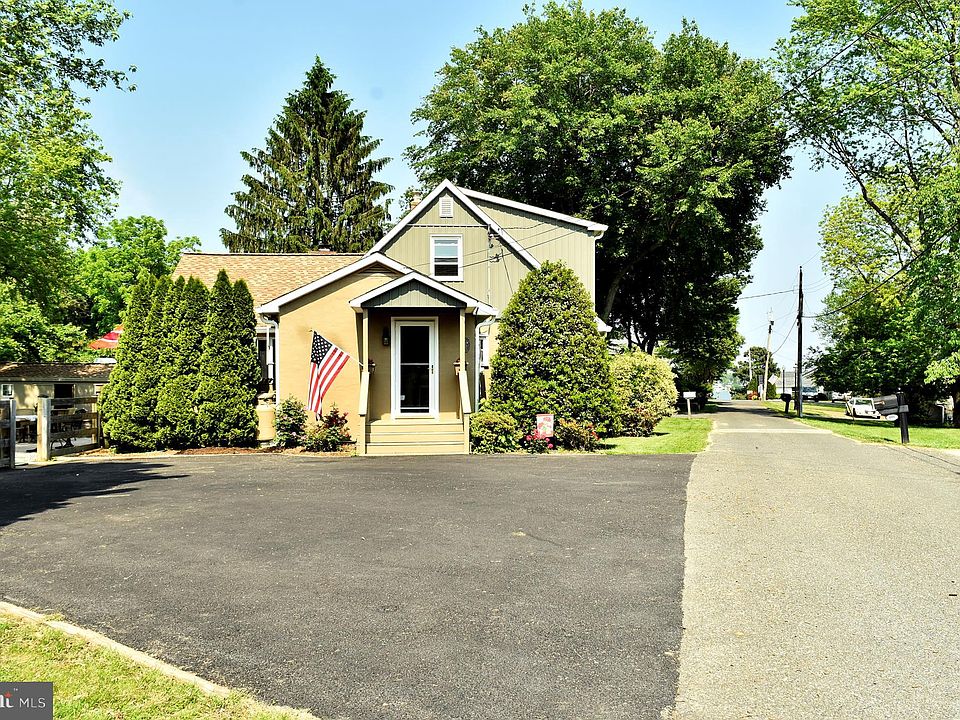 1st image of 400 Highview Rd