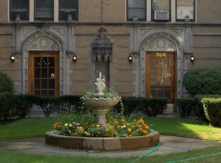 710 Hinman Ave APT 3B, Evanston, IL 60202