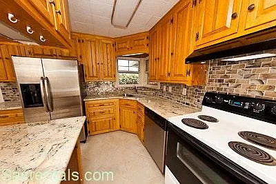 4 bed, 2000 sqft, $3,450 — Photo 4