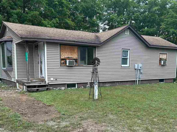 4565 Howard Rd, Petoskey, MI 49770
