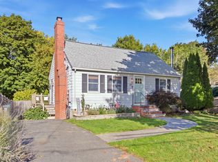 27 Pickering St, Danvers, MA 01923