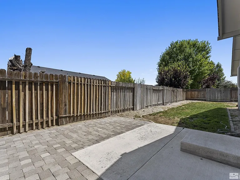 1370 Chichester Dr — Photo 23