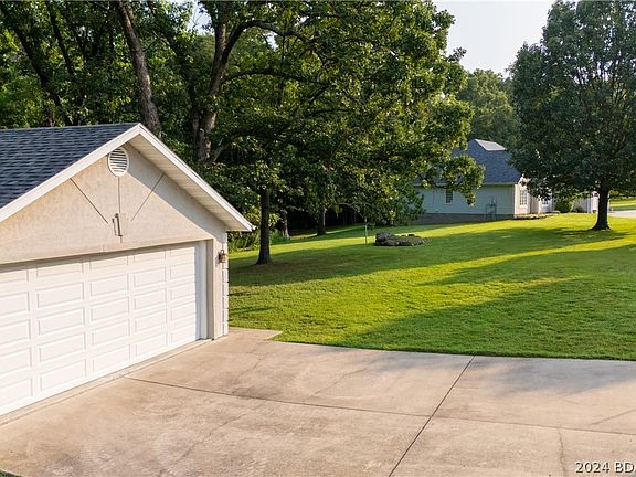 4th image of 131 Fawn Meadows Dr